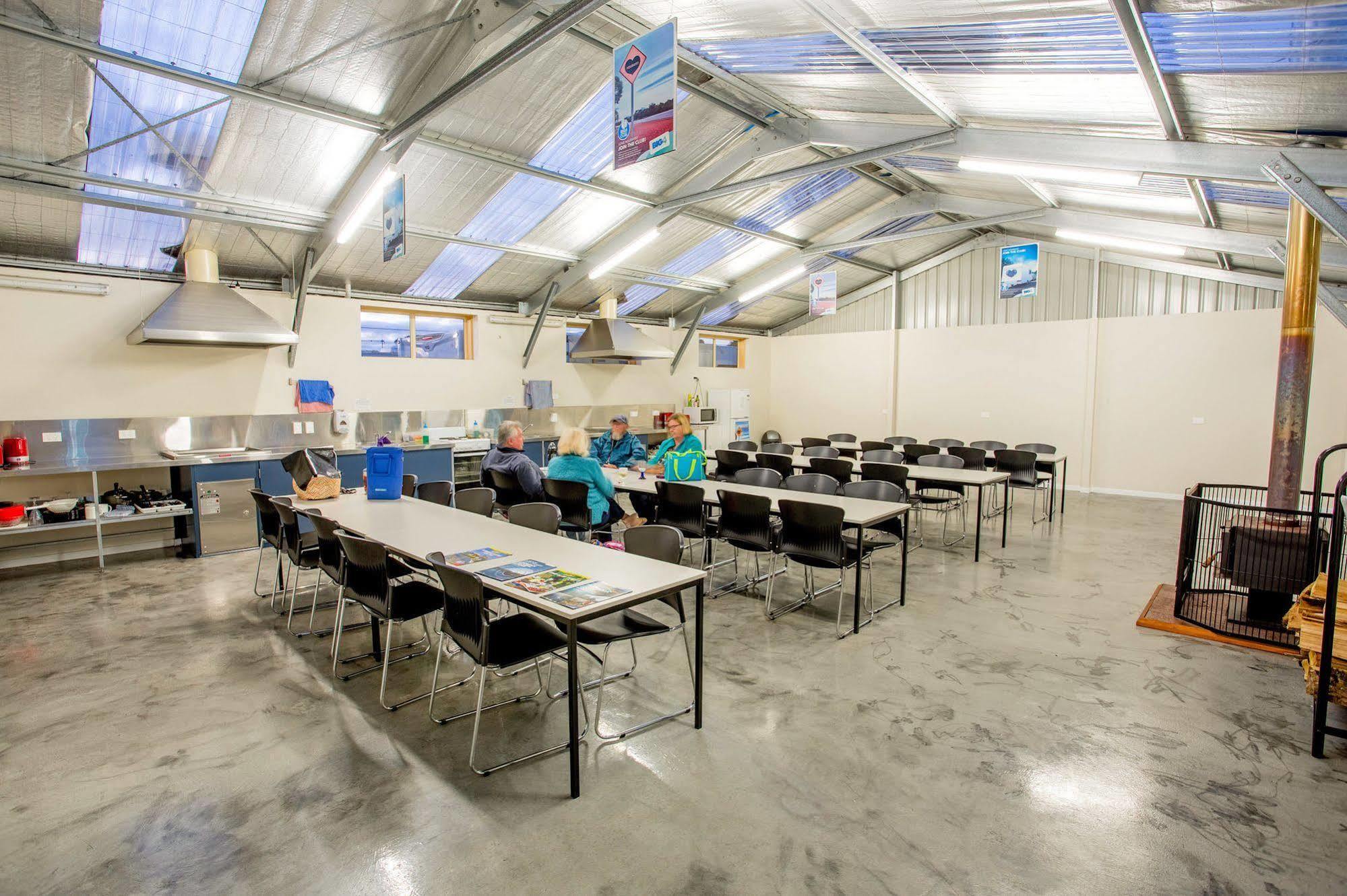 Big4 Tassie Getaway Park Ulverstone Ngoại thất bức ảnh